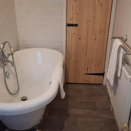 Old Post Office - Hot Tub, Real Fire, Cumbrian Lakes Coastal Feriehus