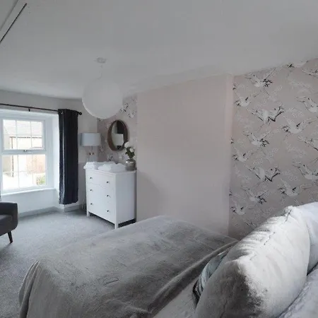 Old Post Office - Hot Tub, Real Fire, Cumbrian Lakes Coastal St Bees