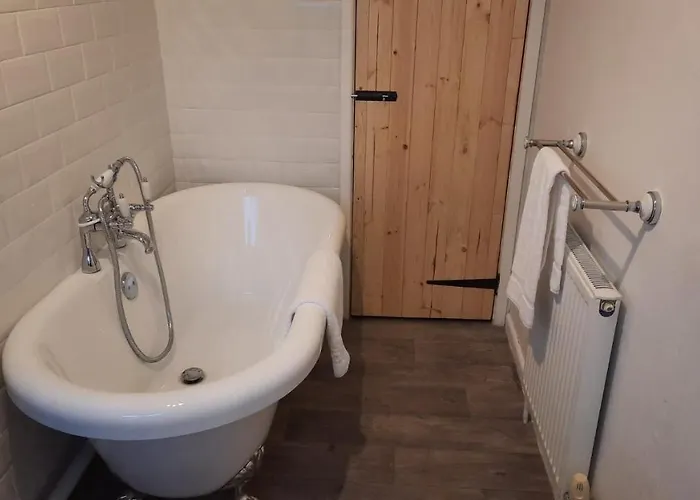 Old Post Office - Hot Tub, Real Fire, Cumbrian Lakes Coastal Nyaraló