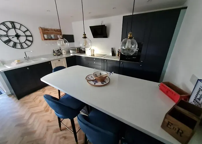 Old Post Office - Hot Tub, Real Fire, Cumbrian Lakes Coastal St Bees