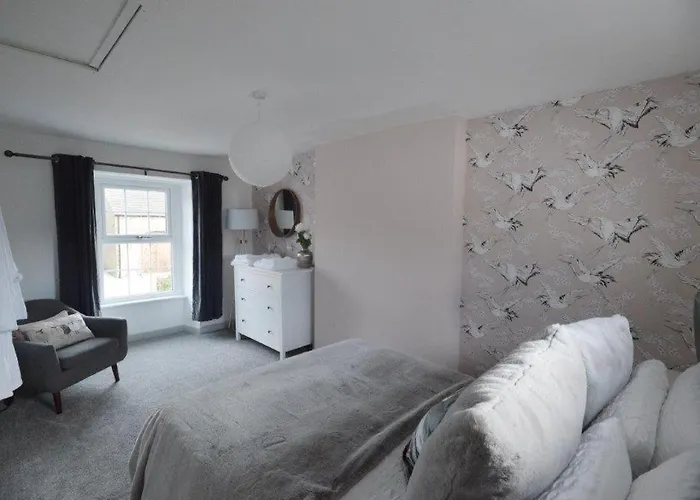 Old Post Office - Hot Tub, Real Fire, Cumbrian Lakes Coastal St Bees