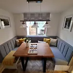بيت للعطل Old Post Office - Hot Tub, Real Fire, Cumbrian Lakes Coastal سانت بييز